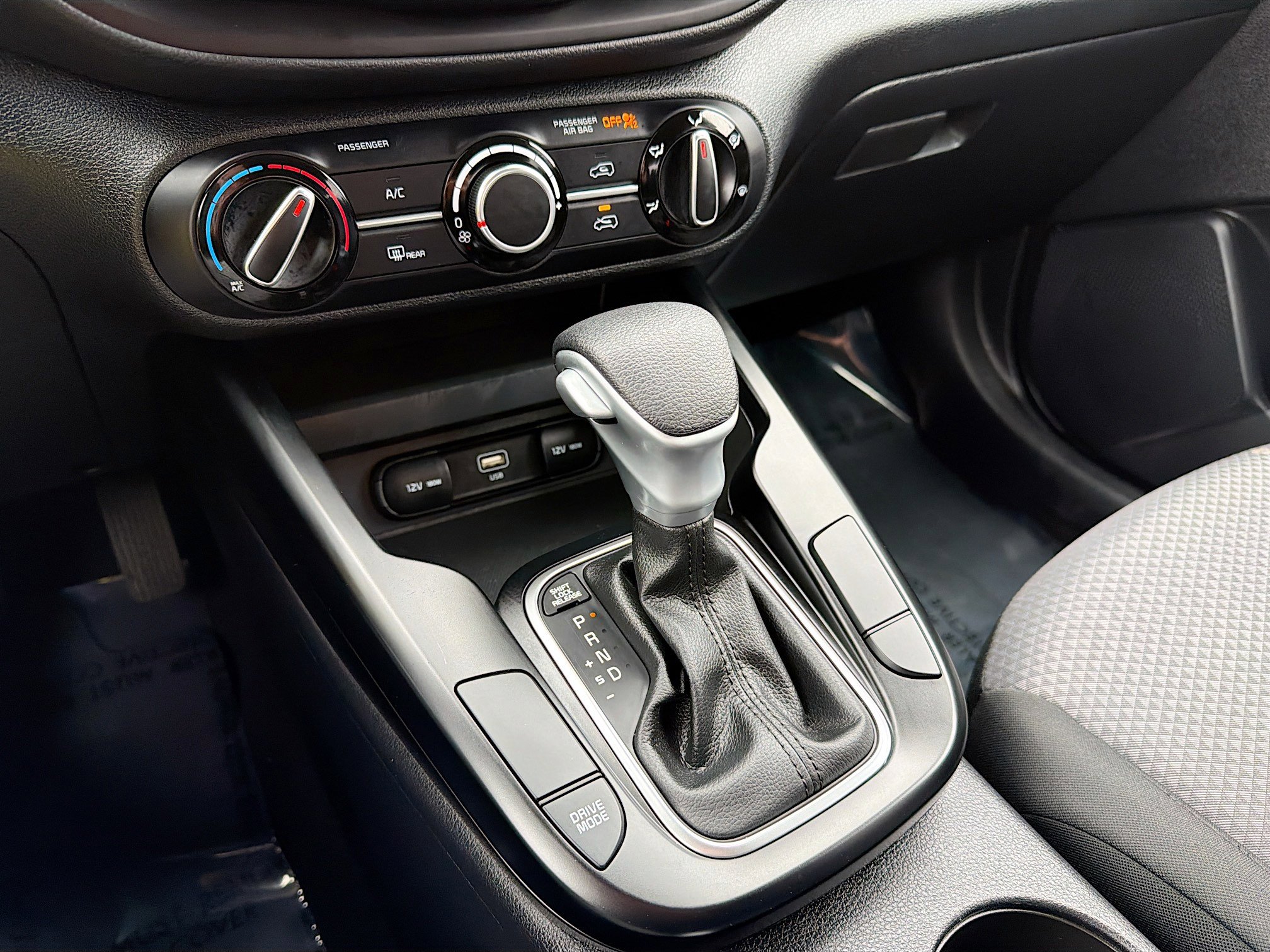 Used 2025 Kia Soul LX image 10