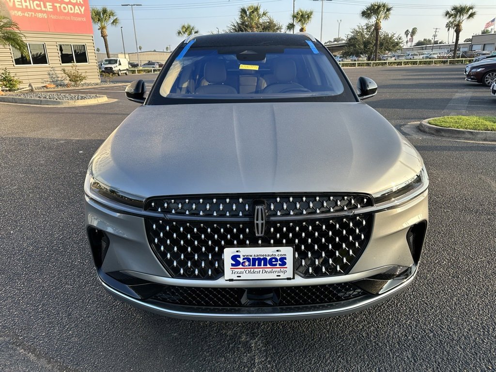 Used 2024 Lincoln Nautilus Reserve image 9