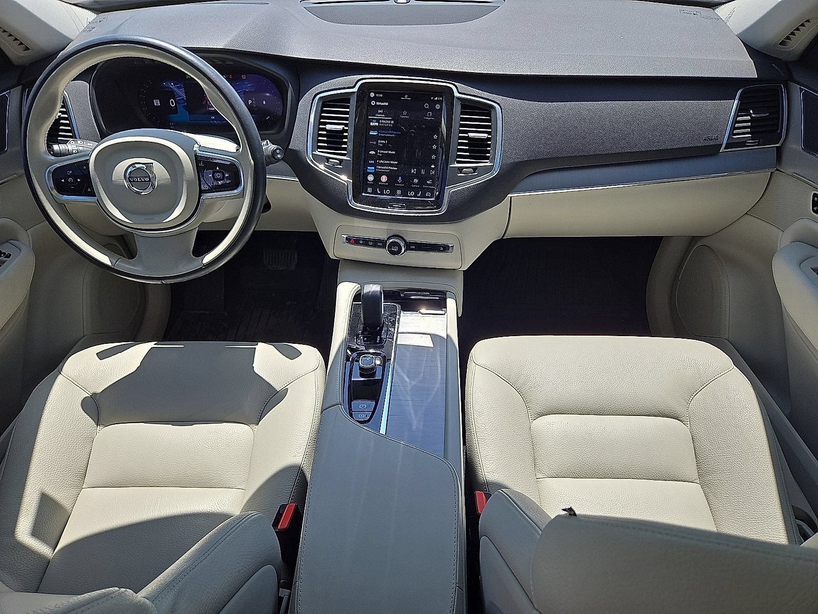 Used 2024 Volvo XC90 B5 Core w/ Protection Package Premier AWD/4WD image 18