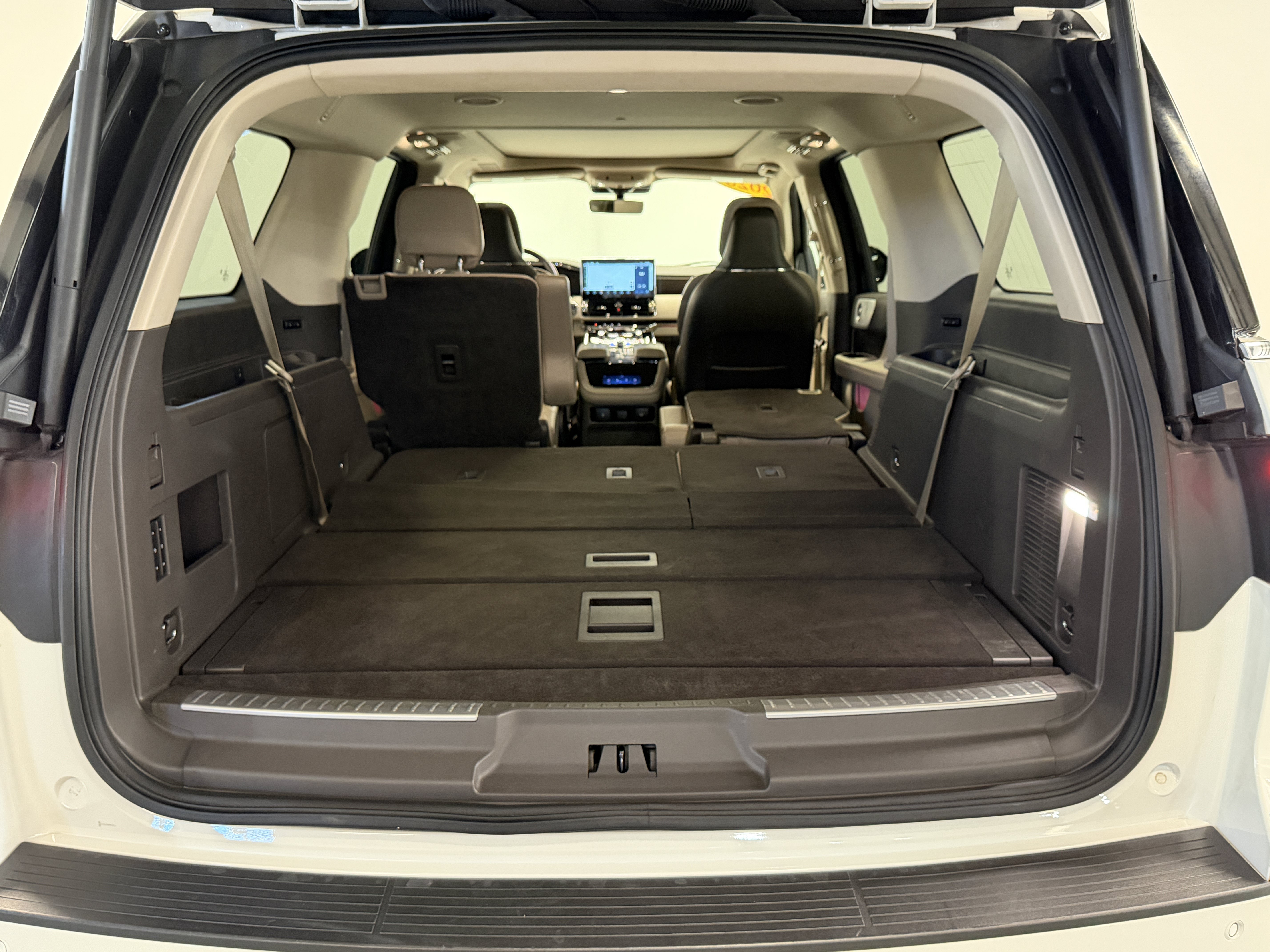 Used 2023 Lincoln Navigator L Reserve AWD/4WD image 31