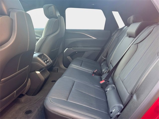 New 2025 Cadillac Lyriq Luxury image 8