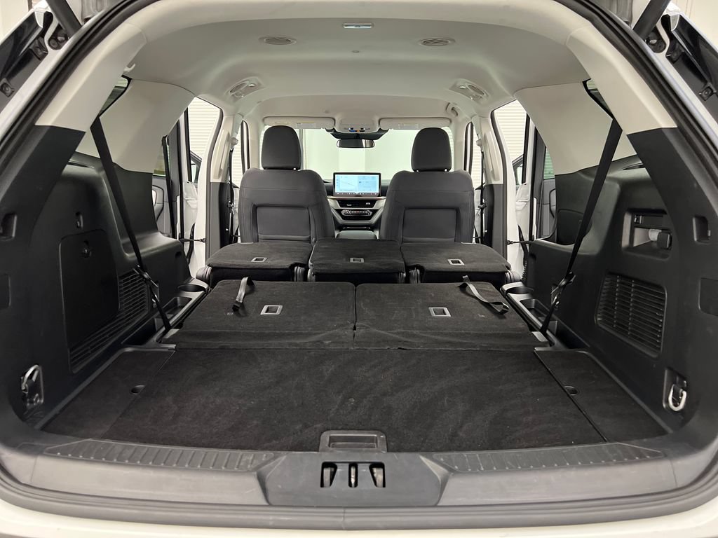Used 2025 Ford Explorer Active RWD image 42