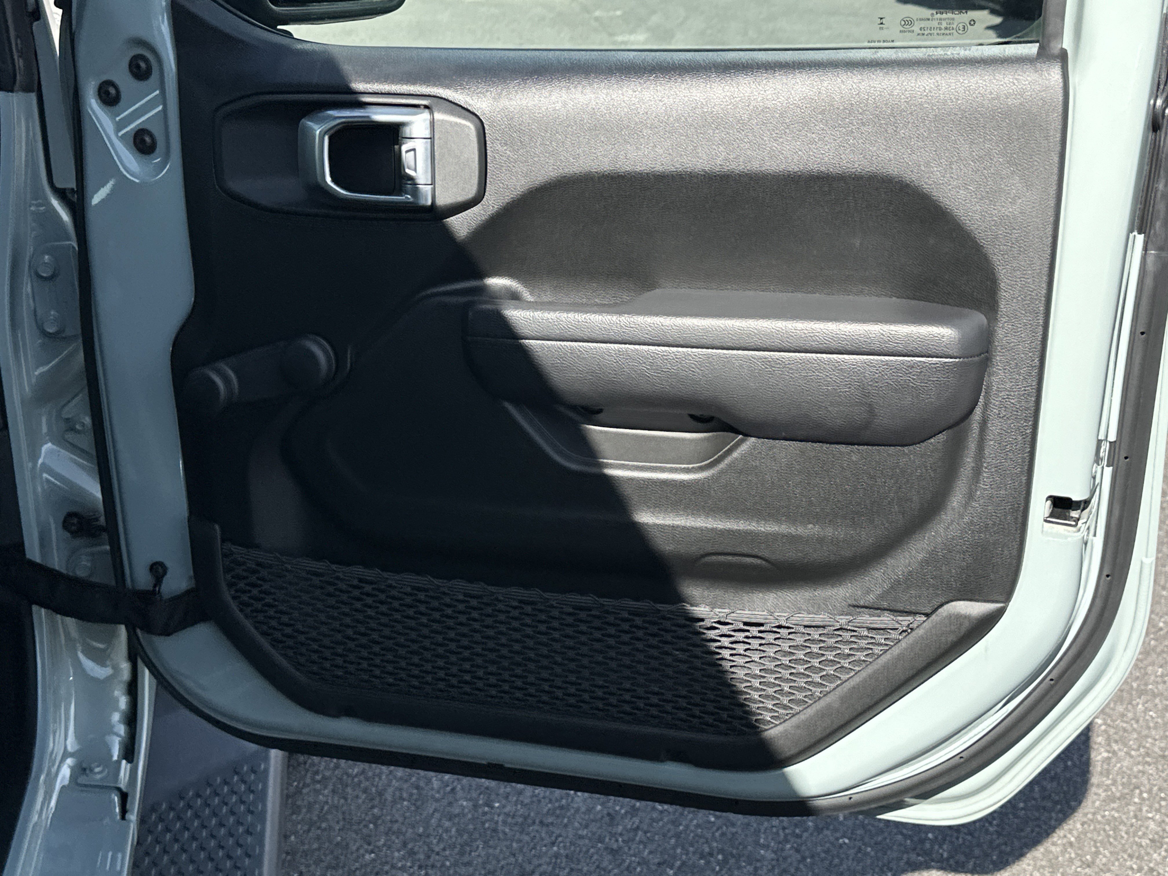 Used 2023 Jeep Wrangler Sport image 15