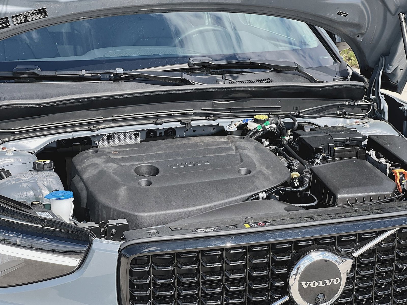 Certified 2023 Volvo XC40 B5 Plus w/ Climate Package image 25