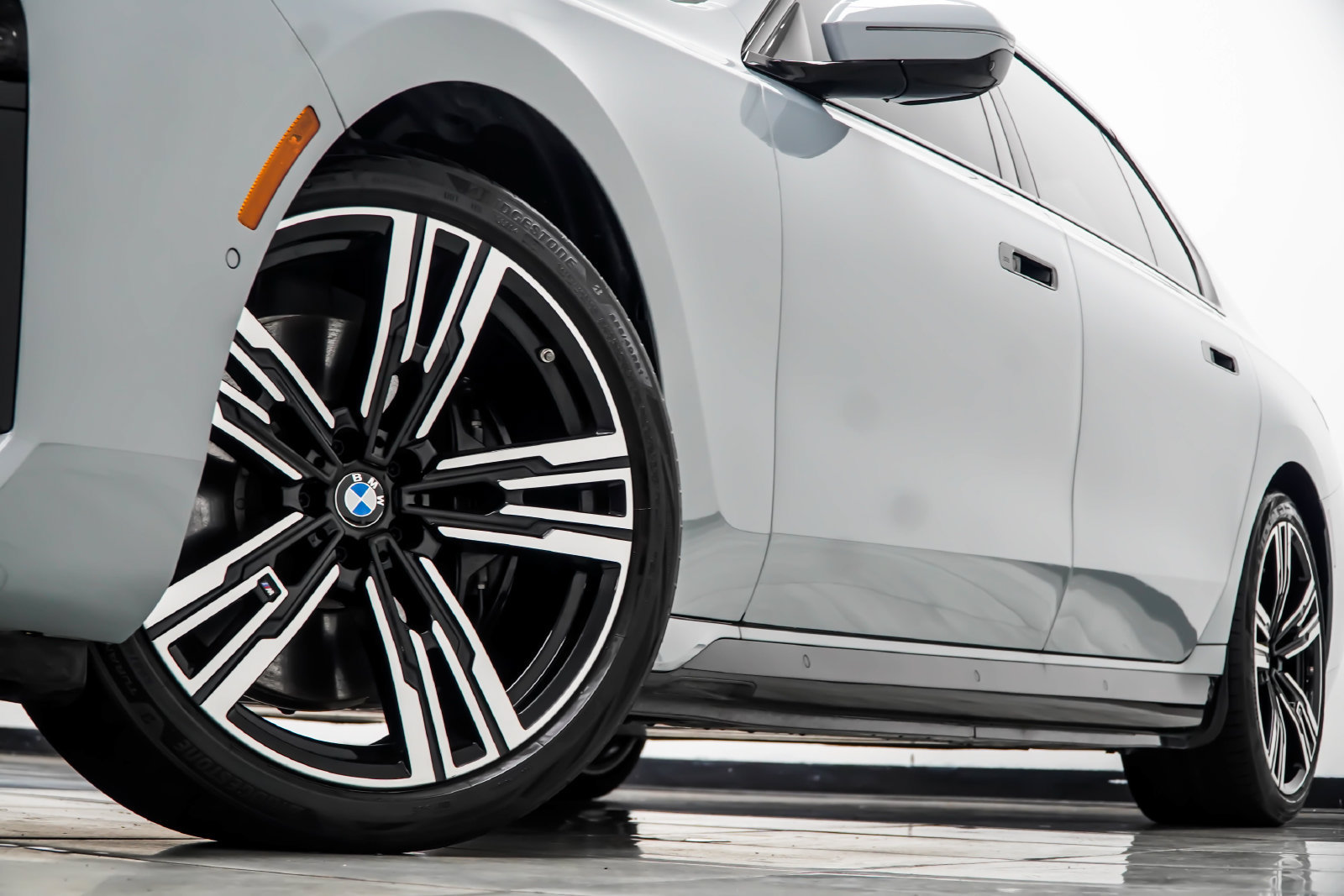 Used 2024 BMW i7 eDrive50 w/ M Sport Package RWD image 6