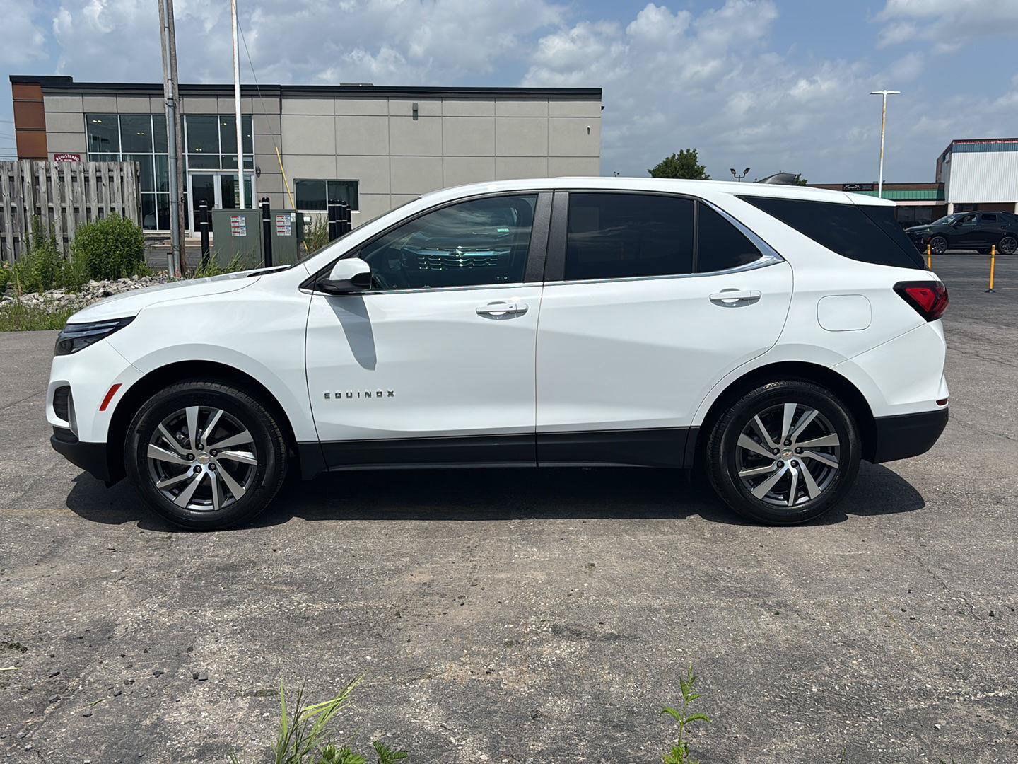 Used 2024 Chevrolet Equinox LT AWD/4WD image 4