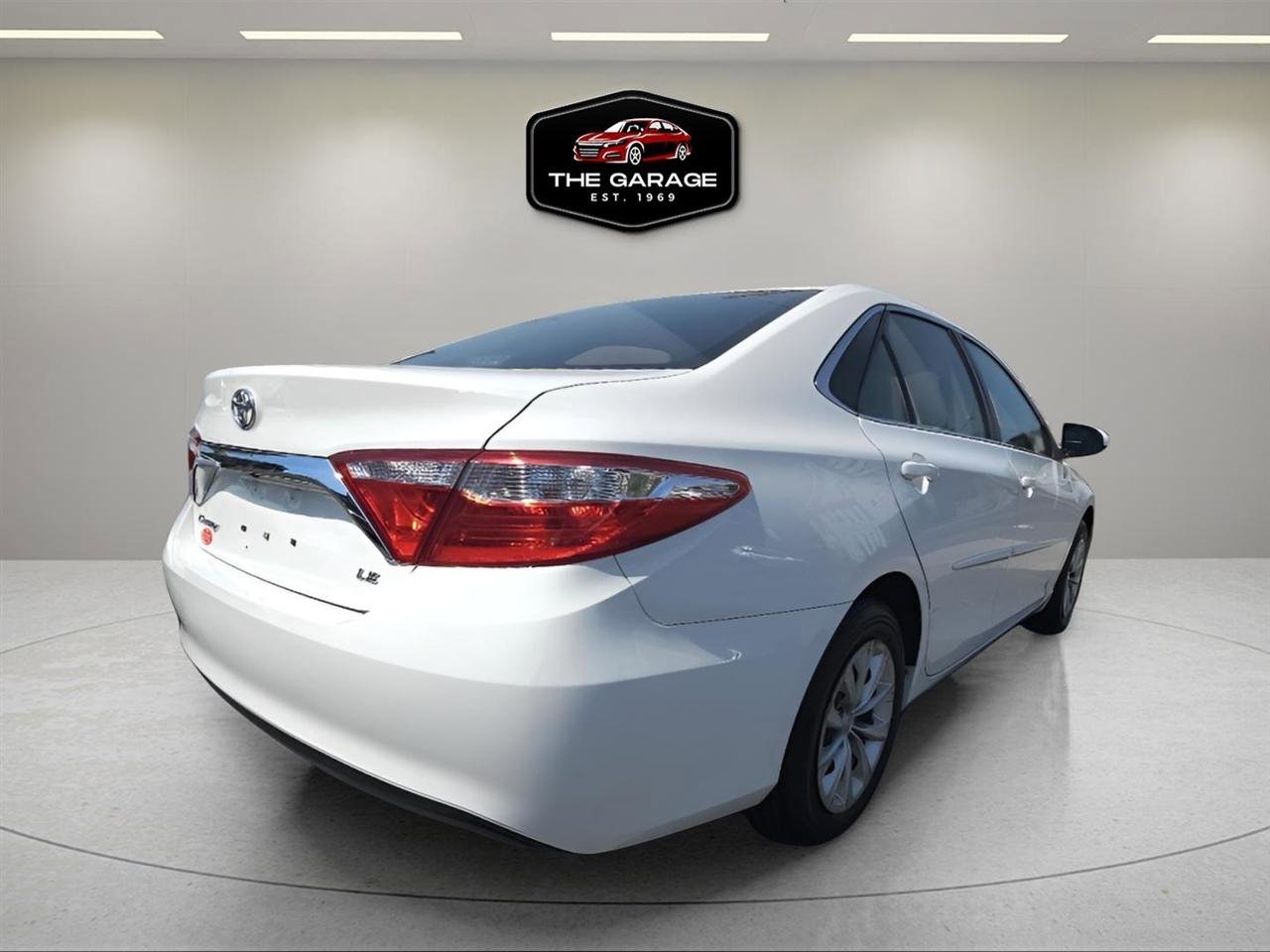 Used 2016 Toyota Camry LE FWD image 6