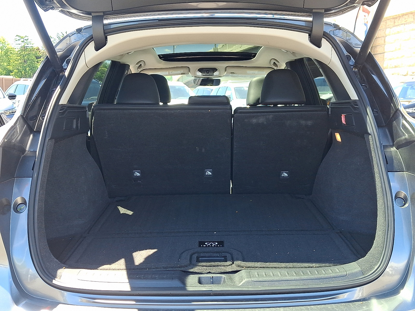Used 2023 INFINITI QX50 Luxe w/ Cargo Package AWD/4WD image 28