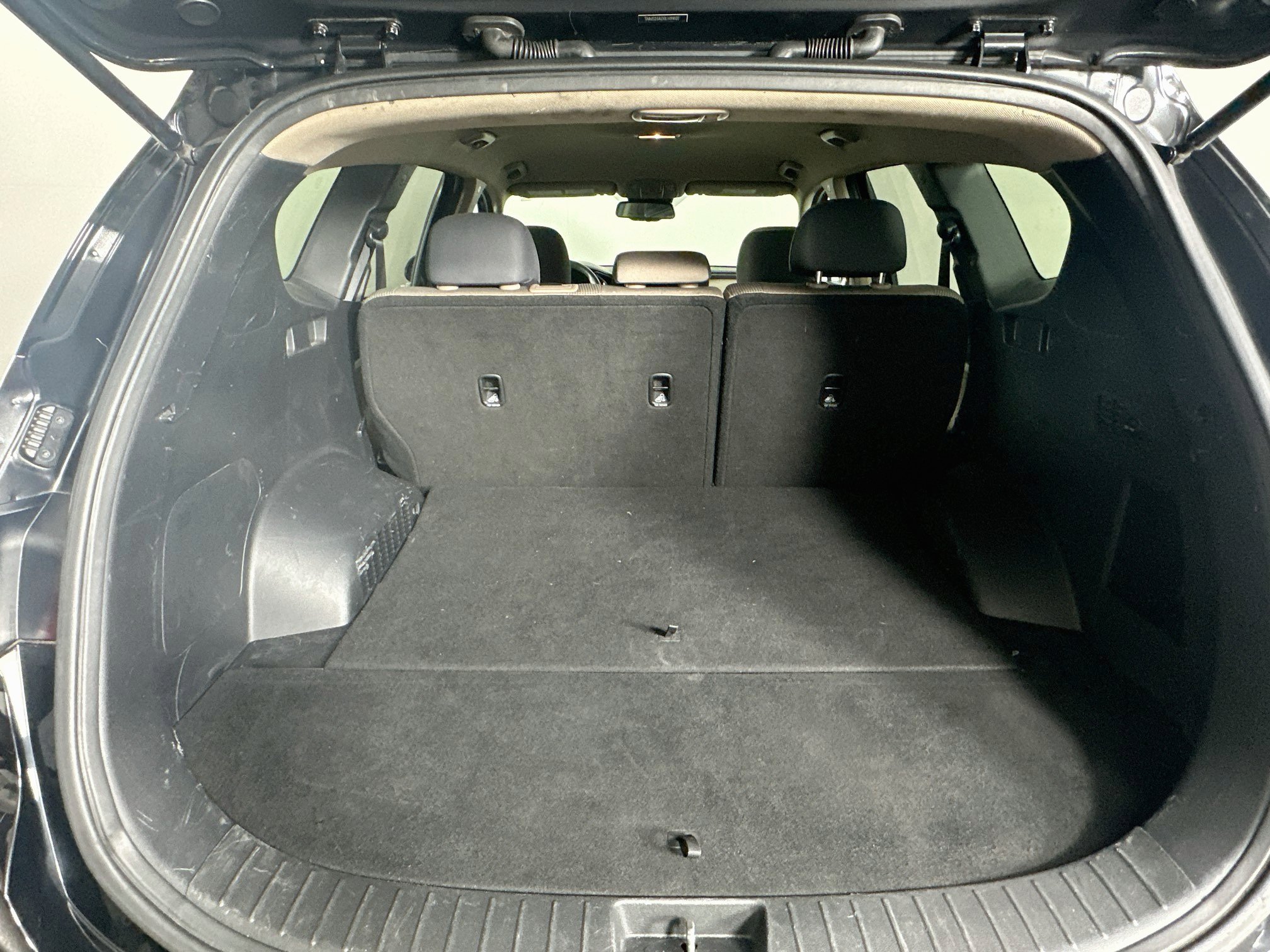 Used 2020 Hyundai Santa Fe SEL w/ Cargo Package FWD image 28