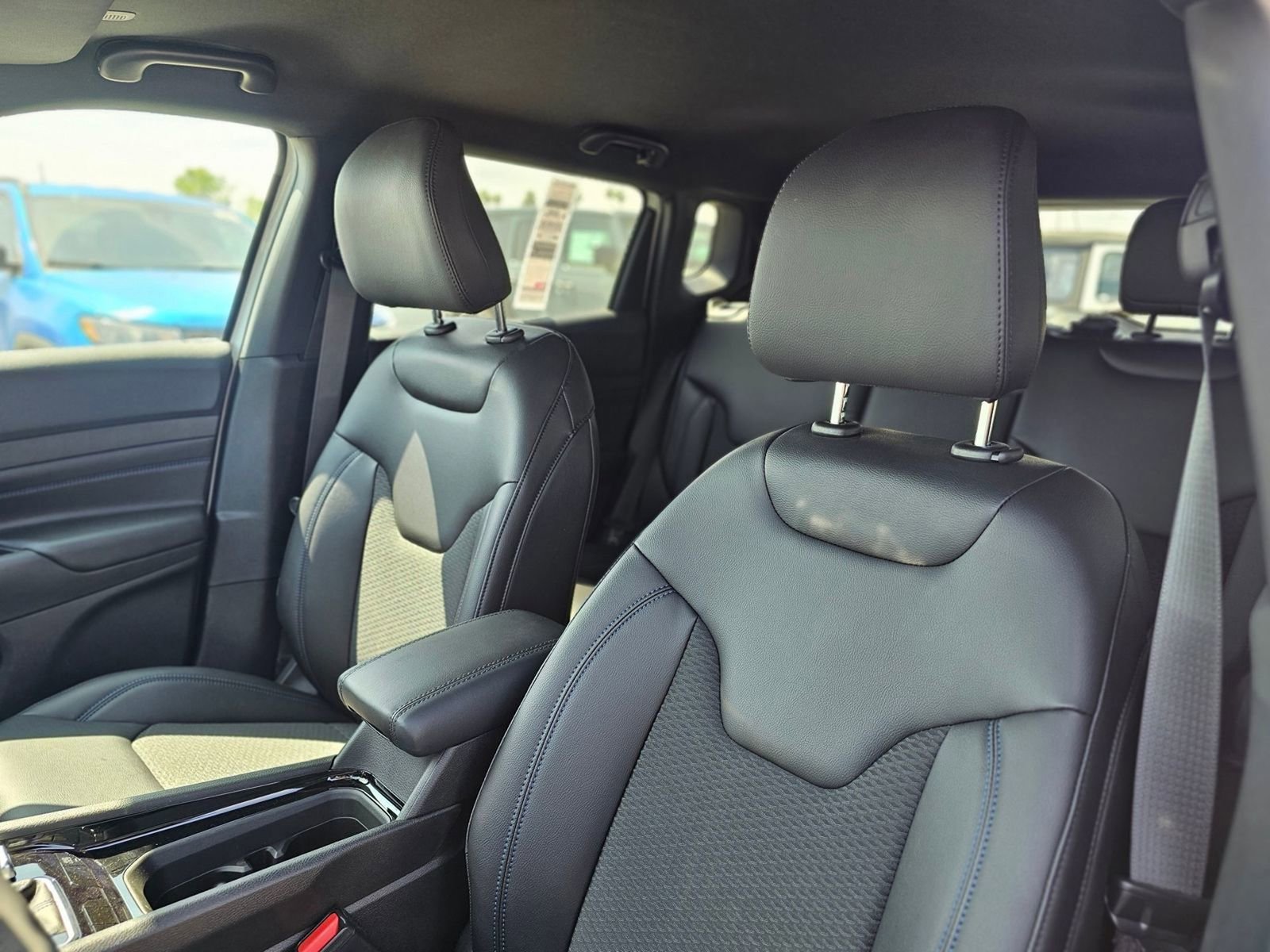 New 2026 Jeep Compass Latitude AWD/4WD image 13