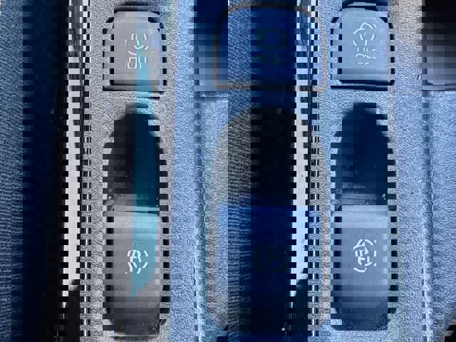 Used 2025 Toyota Corolla SE image 40