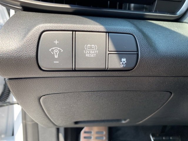 New 2025 Hyundai Elantra SEL image 12