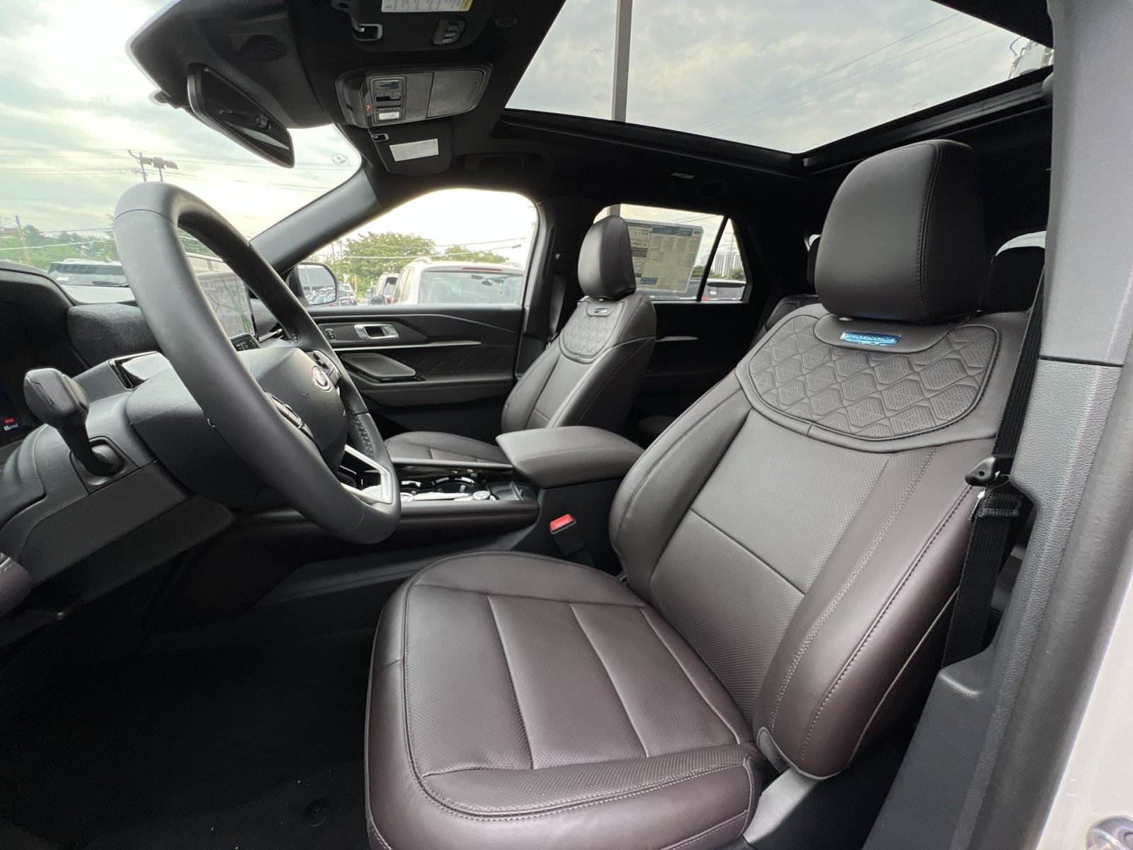 New 2026 Ford Explorer Platinum w/ LUX Leather Package AWD/4WD image 13