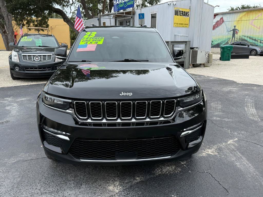 Used 2023 Jeep Grand Cherokee Limited AWD/4WD image 2