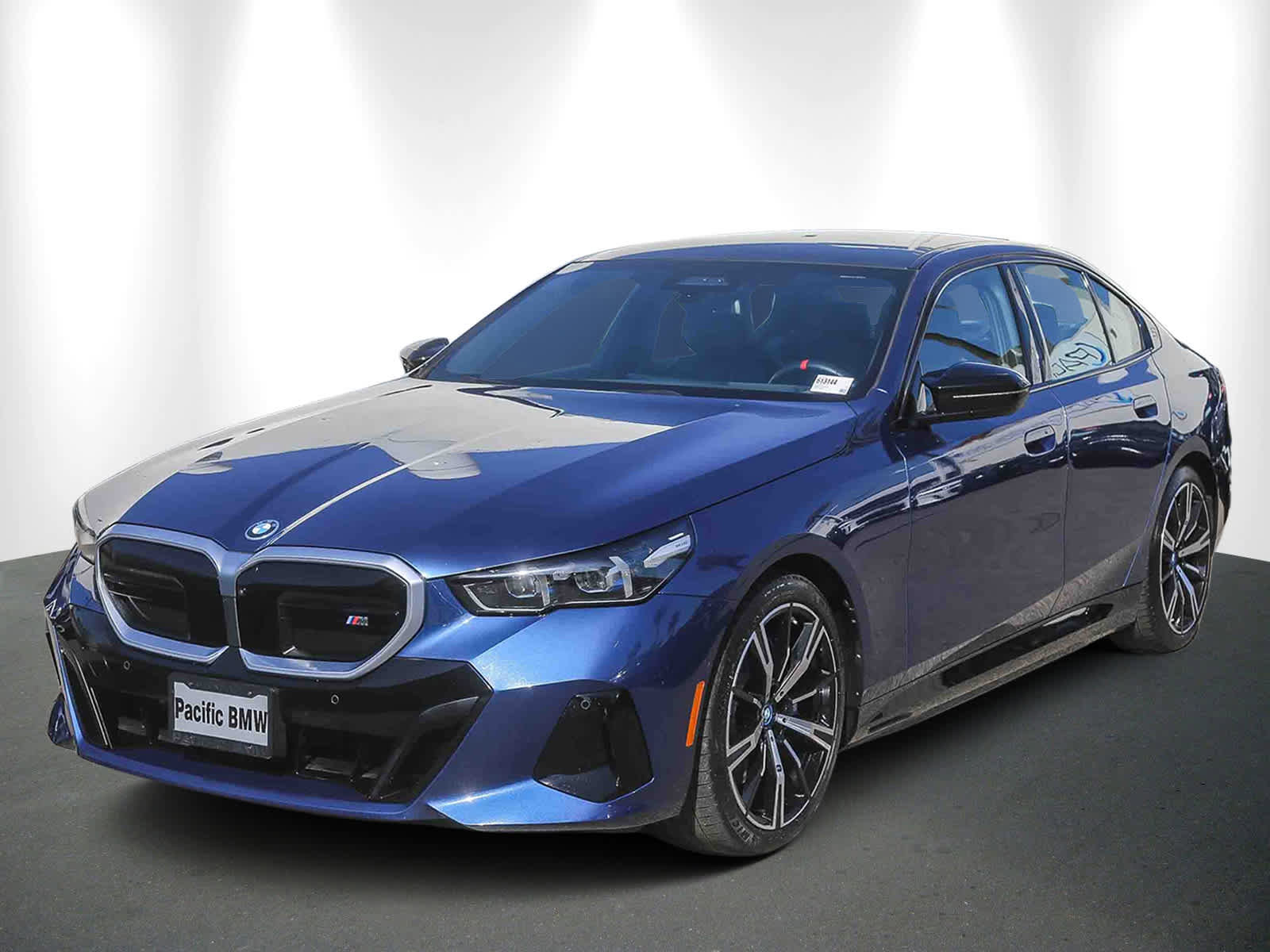Used 2025 BMW i5 M60 w/ Executive Package image 3