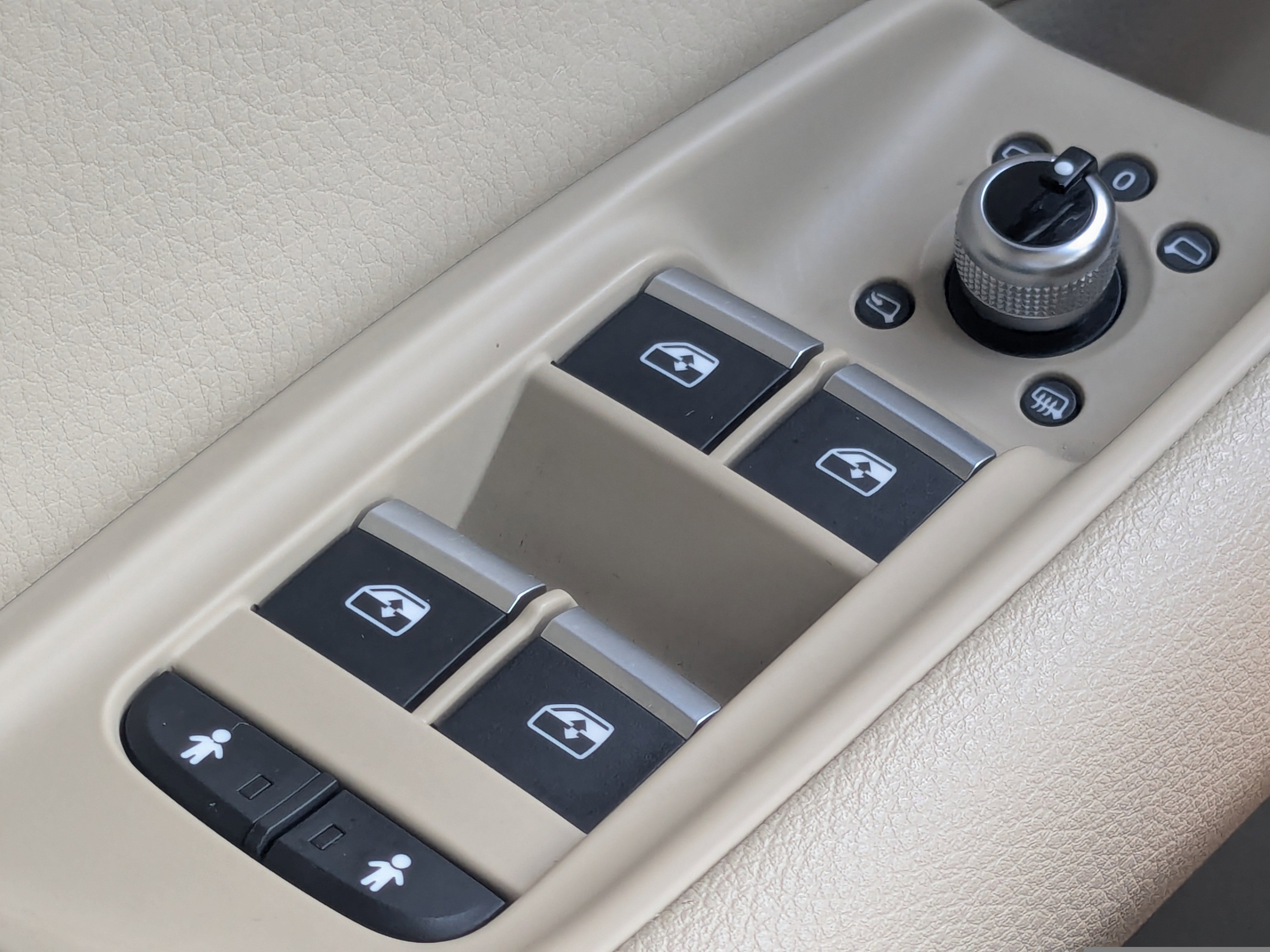 Used 2018 Audi Q7 3.0T Prestige w/ Prestige Package image 34