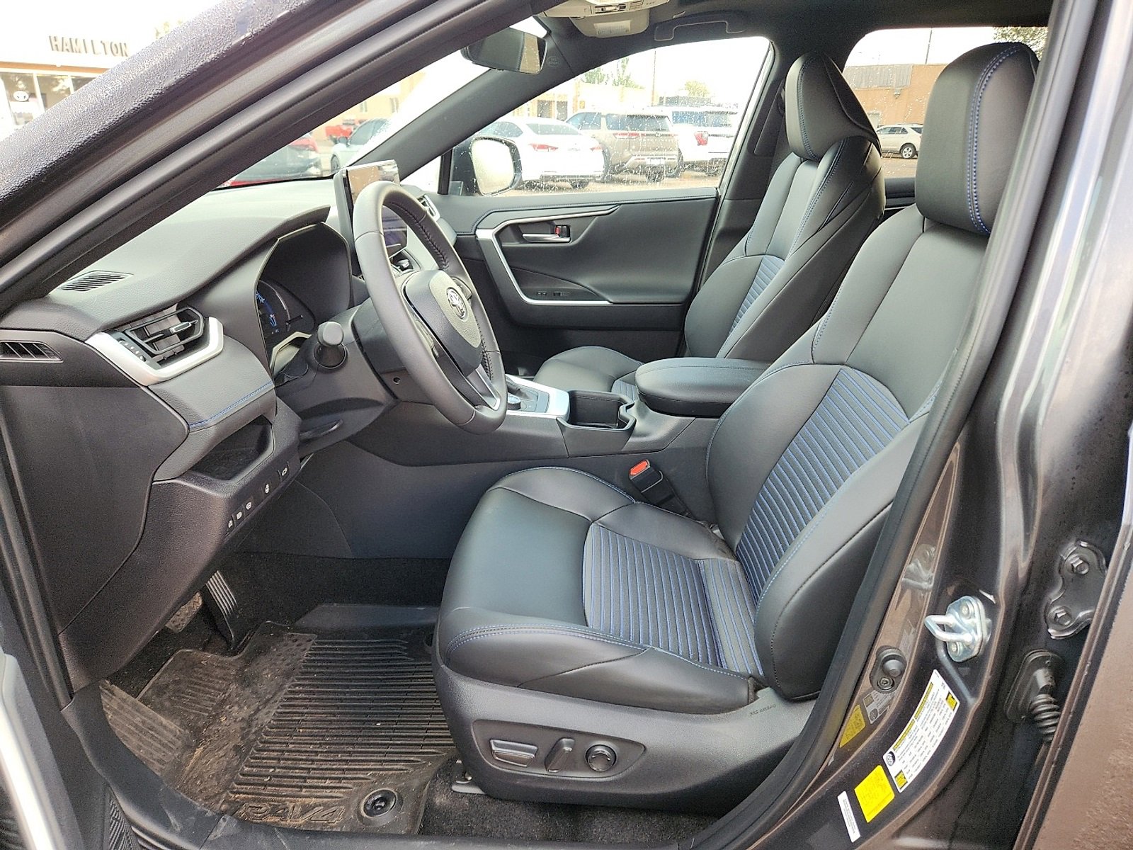 Used 2024 Toyota RAV4 XSE w/ Weather Package image 11