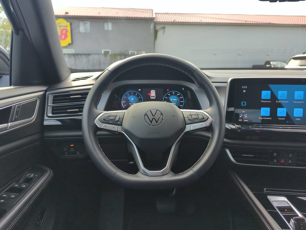 Used 2024 Volkswagen Atlas Cross Sport SE w/ Panoramic Sunroof Package FWD image 16