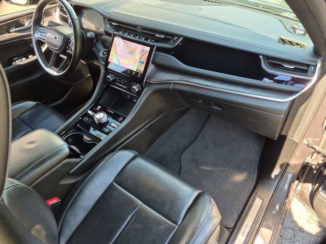 Certified 2022 Jeep Grand Cherokee Overland w/ Luxury Tech Group IV AWD/4WD image 23