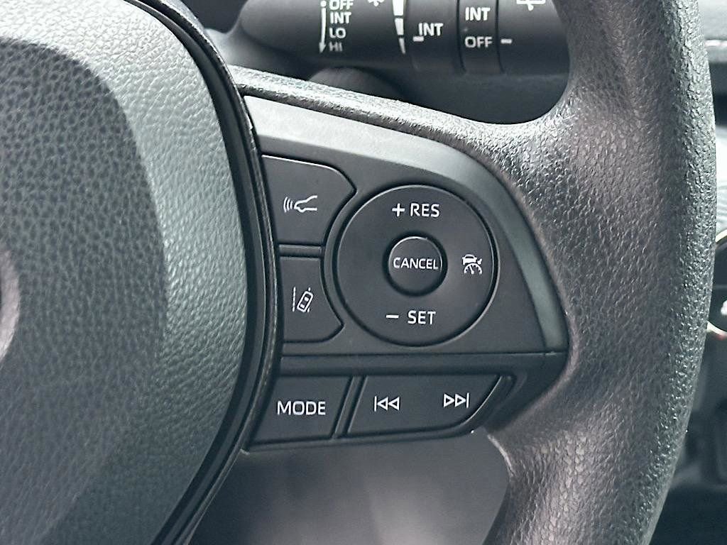 Certified 2025 Toyota RAV4 XLE AWD/4WD image 24