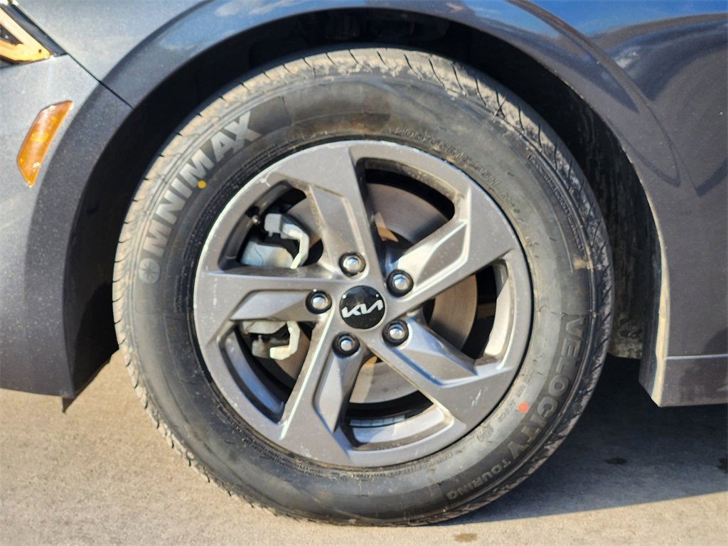 Used 2024 Kia K5 LXS image 10