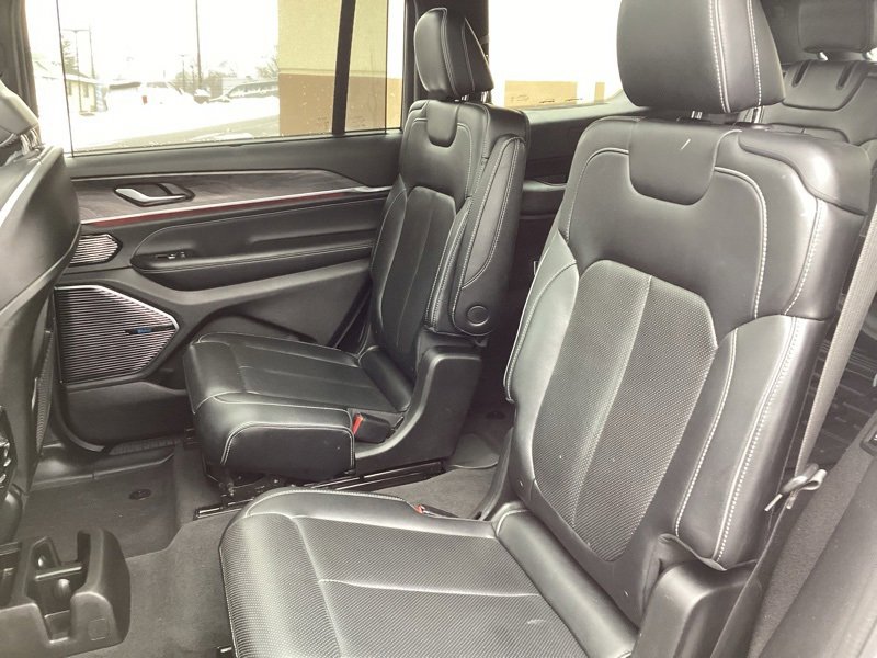 Used 2021 Jeep Grand Cherokee L Overland w/ Luxury Tech Group IV image 26