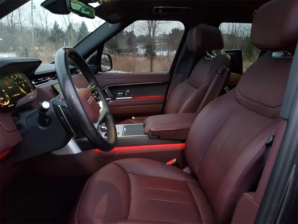 Used 2025 Land Rover Range Rover Autobiography image 6