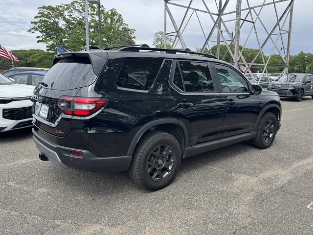 Used 2024 Honda Pilot TrailSport image 4