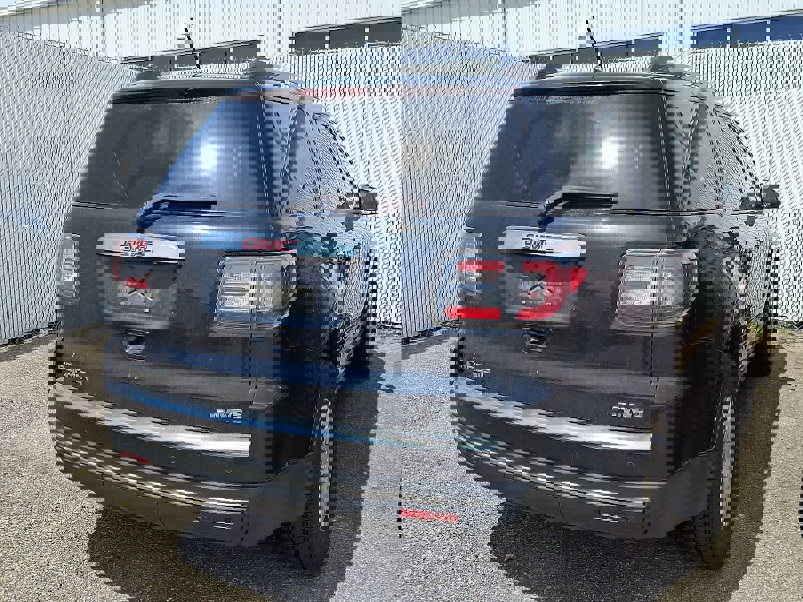 Used 2015 GMC Acadia SLE image 3