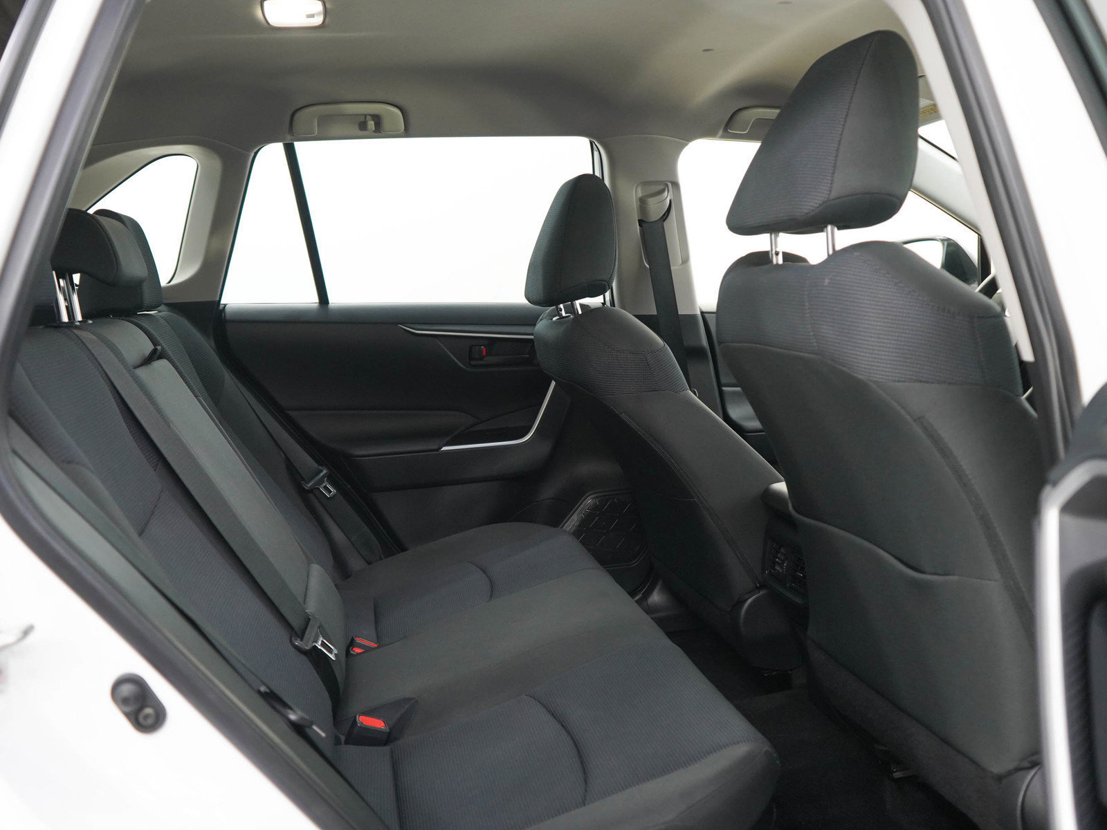 Used 2025 Toyota RAV4 LE AWD/4WD image 12