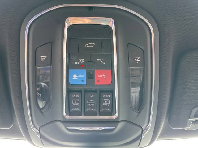 Used 2023 Jeep Grand Cherokee Trailhawk w/ Advanced Protech Group II AWD/4WD image 26
