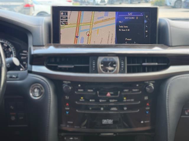 Used 2020 Lexus LX 570 4WD w/ Luxury Package image 15