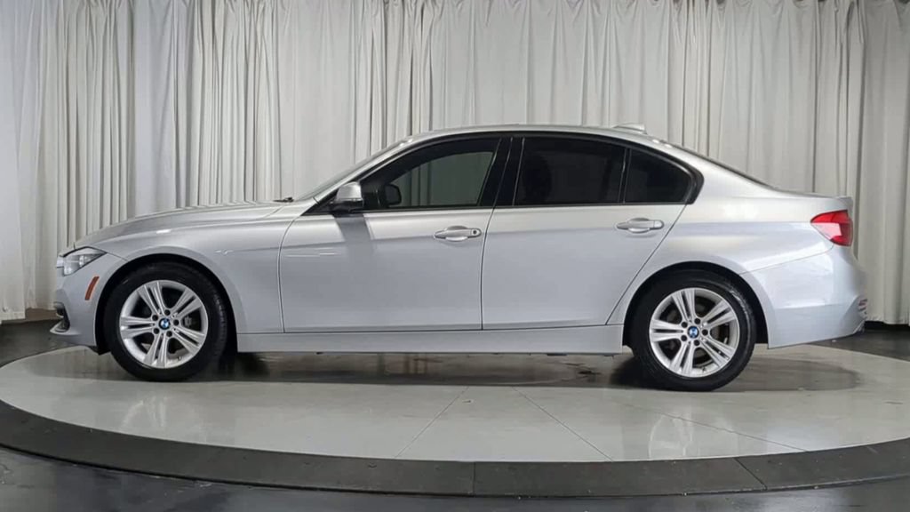 Used 2016 BMW 328i xDrive Sedan AWD/4WD image 6