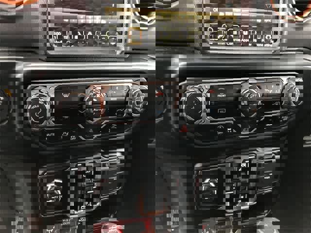 Used 2023 Jeep Gladiator Mojave image 15