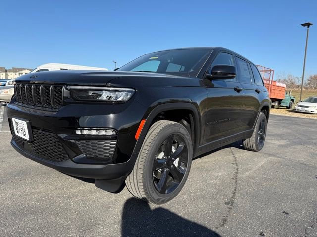 New 2025 Jeep Grand Cherokee Limited w/ Black Appearance Package RWD image 1
