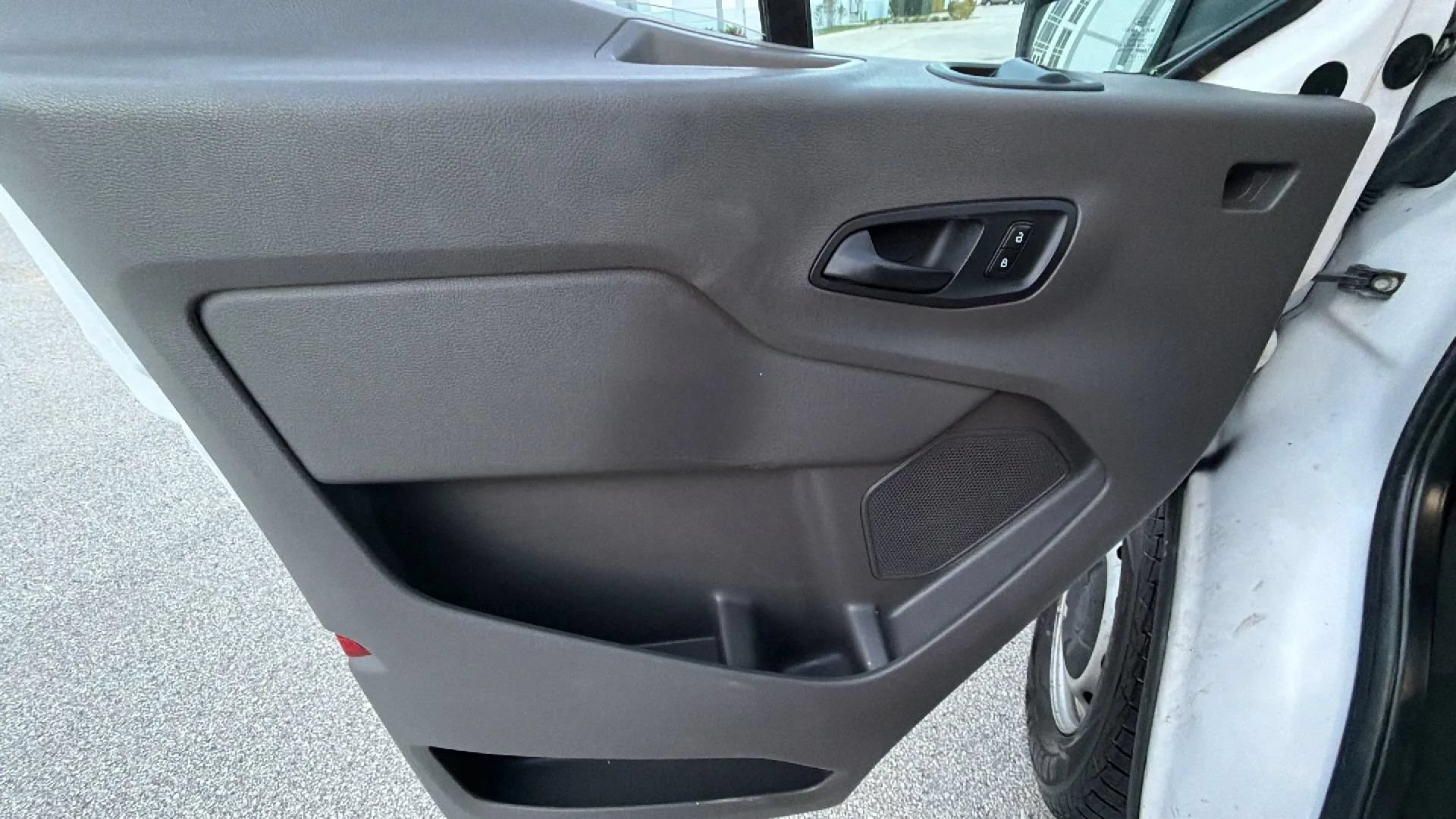 Used 2021 Ford Transit 250 Medium Roof RWD image 5