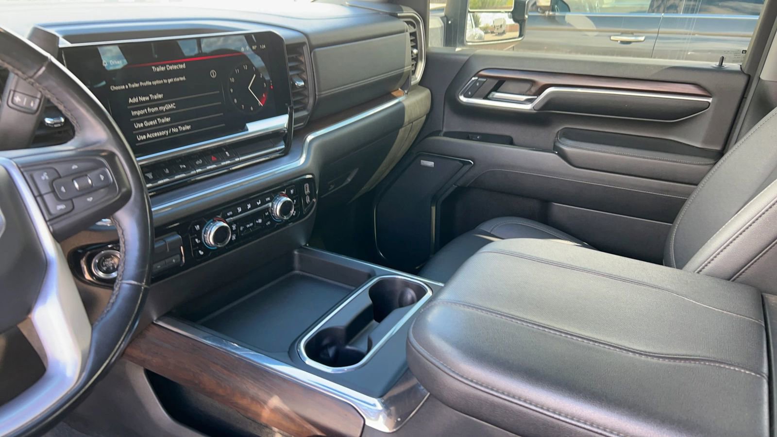 Used 2024 GMC Sierra 3500 SLT w/ SLT Premium Package image 14