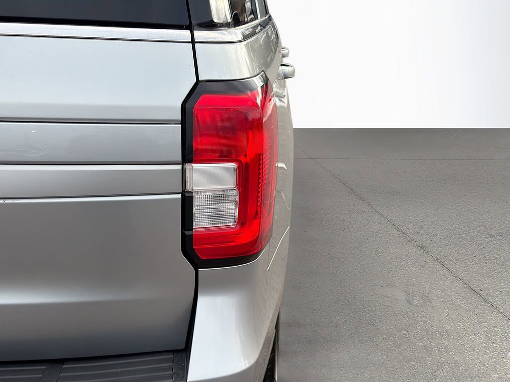 Used 2024 Ford Expedition XLT image 12