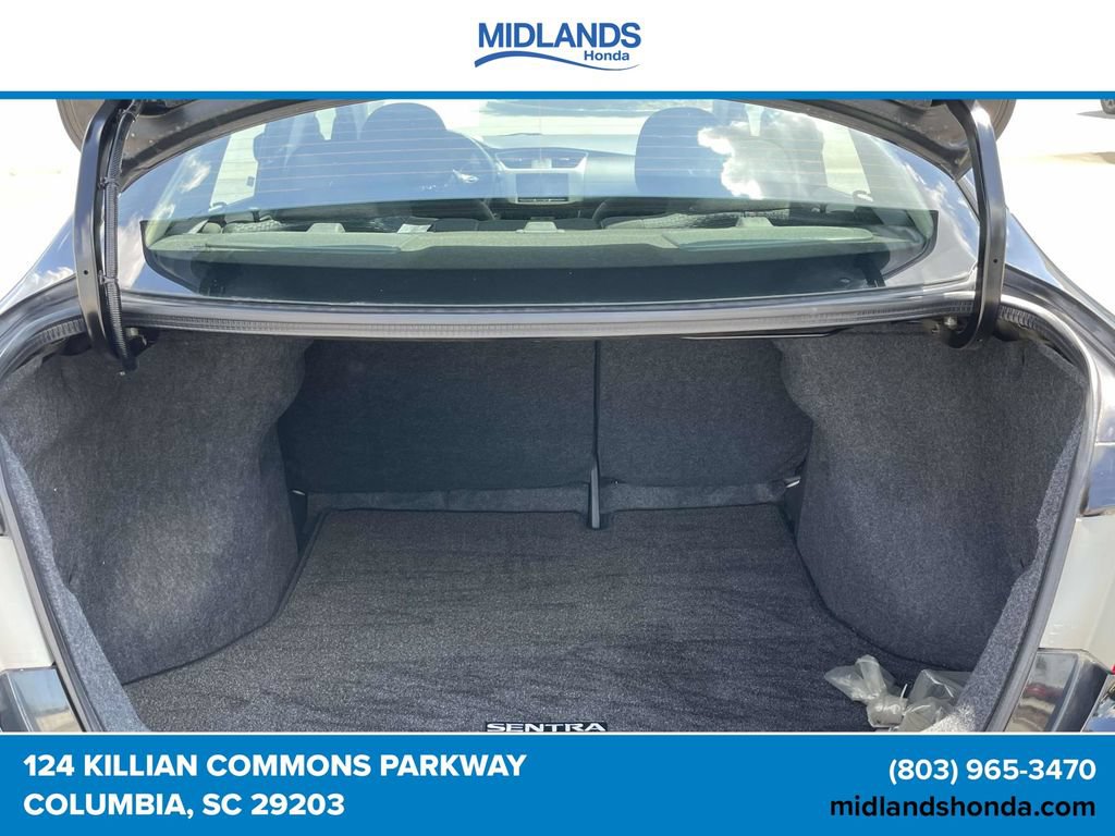 Used 2018 Nissan Sentra SR w/ Technology Package FWD image 9