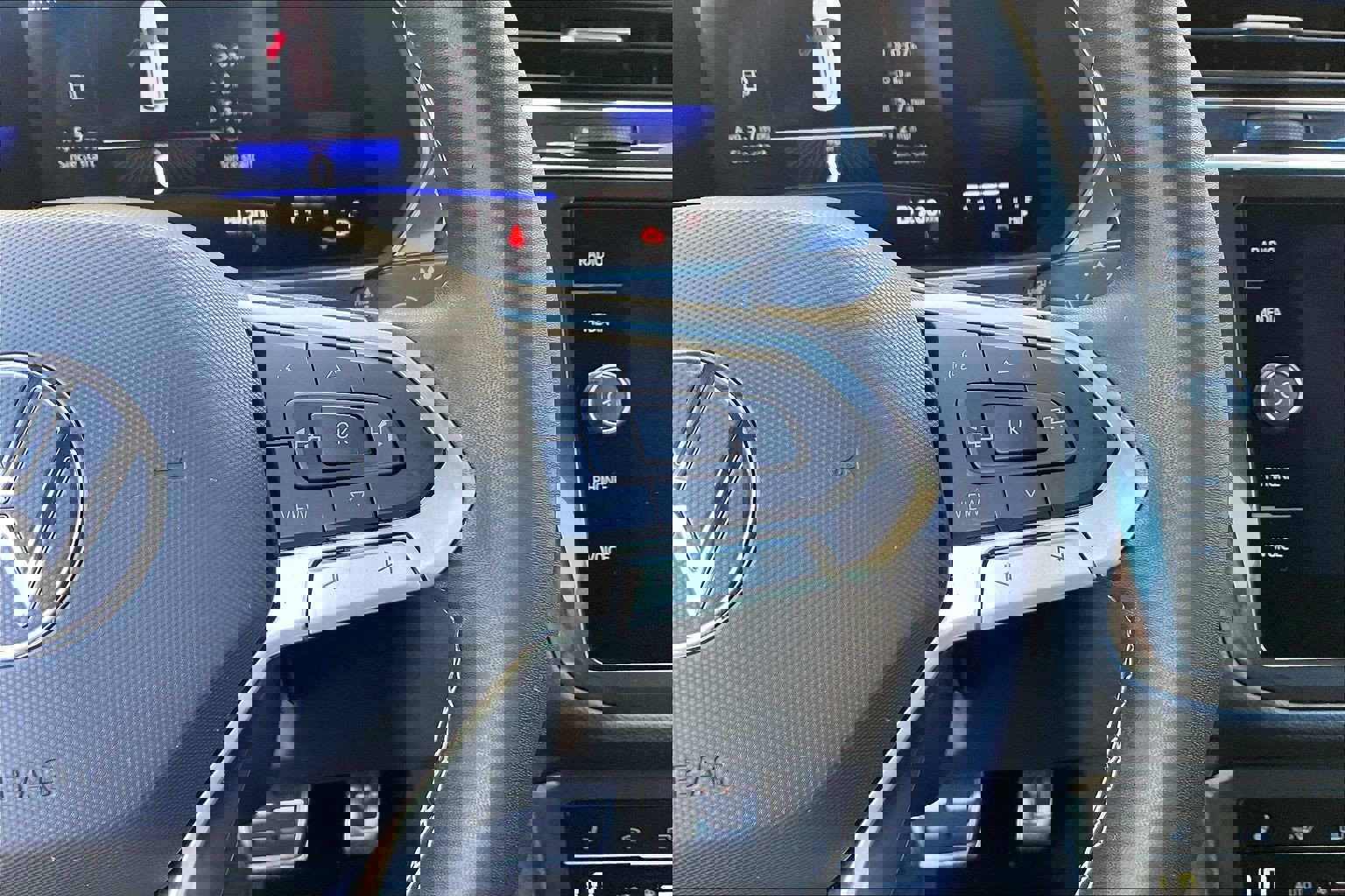 Certified 2023 Volkswagen Tiguan SE R-Line image 19