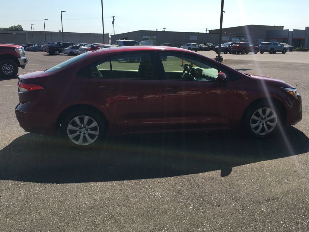 Used 2024 Toyota Corolla LE FWD image 8