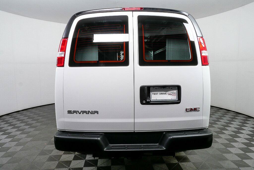 New 2025 GMC Savana 2500 w/ Driver Convenience Package RWD image 24