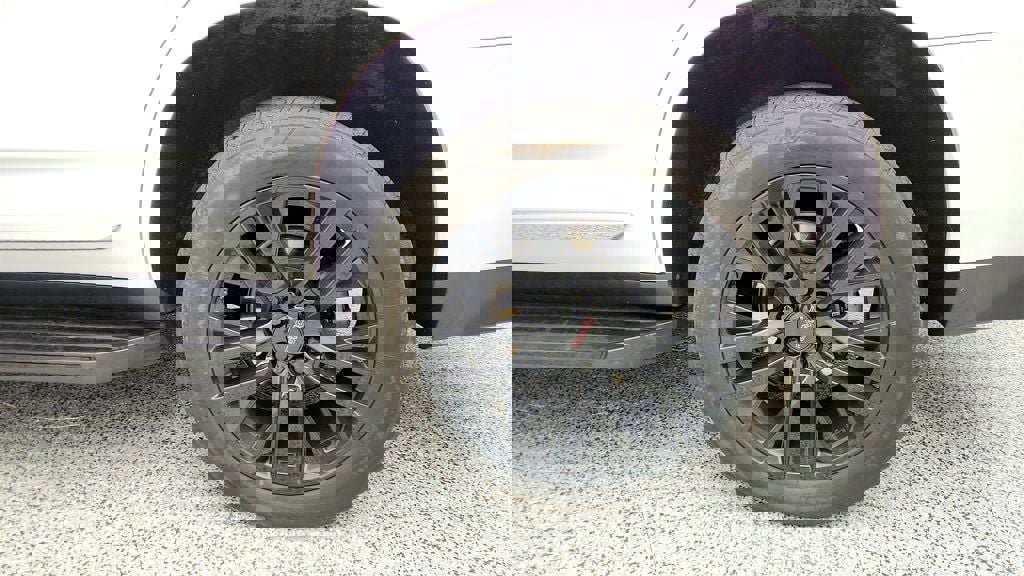 Used 2023 GMC Yukon SLT image 9