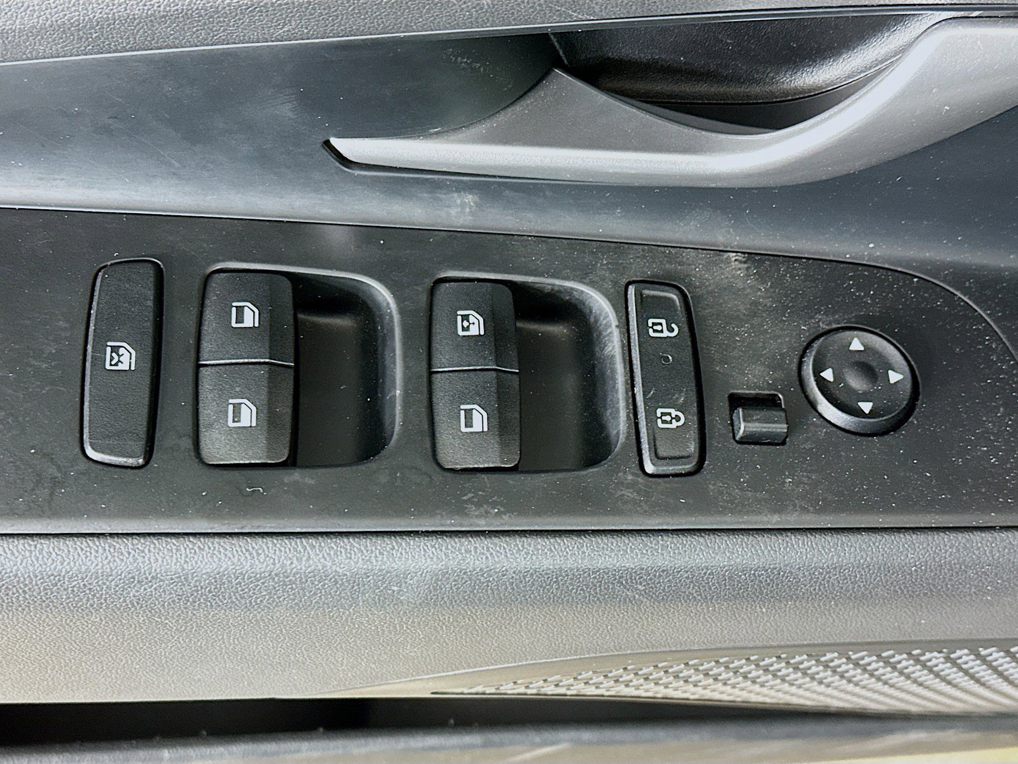 Used 2025 Hyundai Elantra SEL image 15