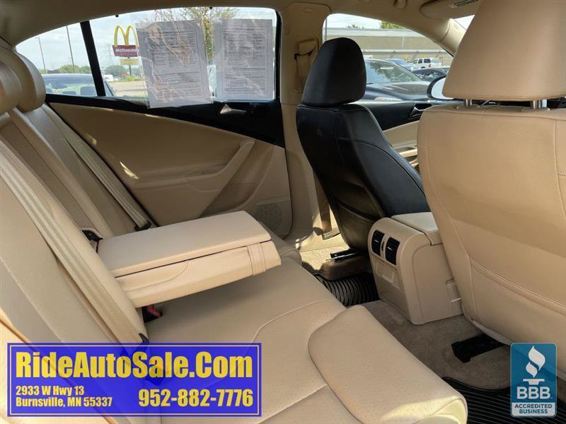 Used 2009 Volkswagen Passat Komfort FWD image 16