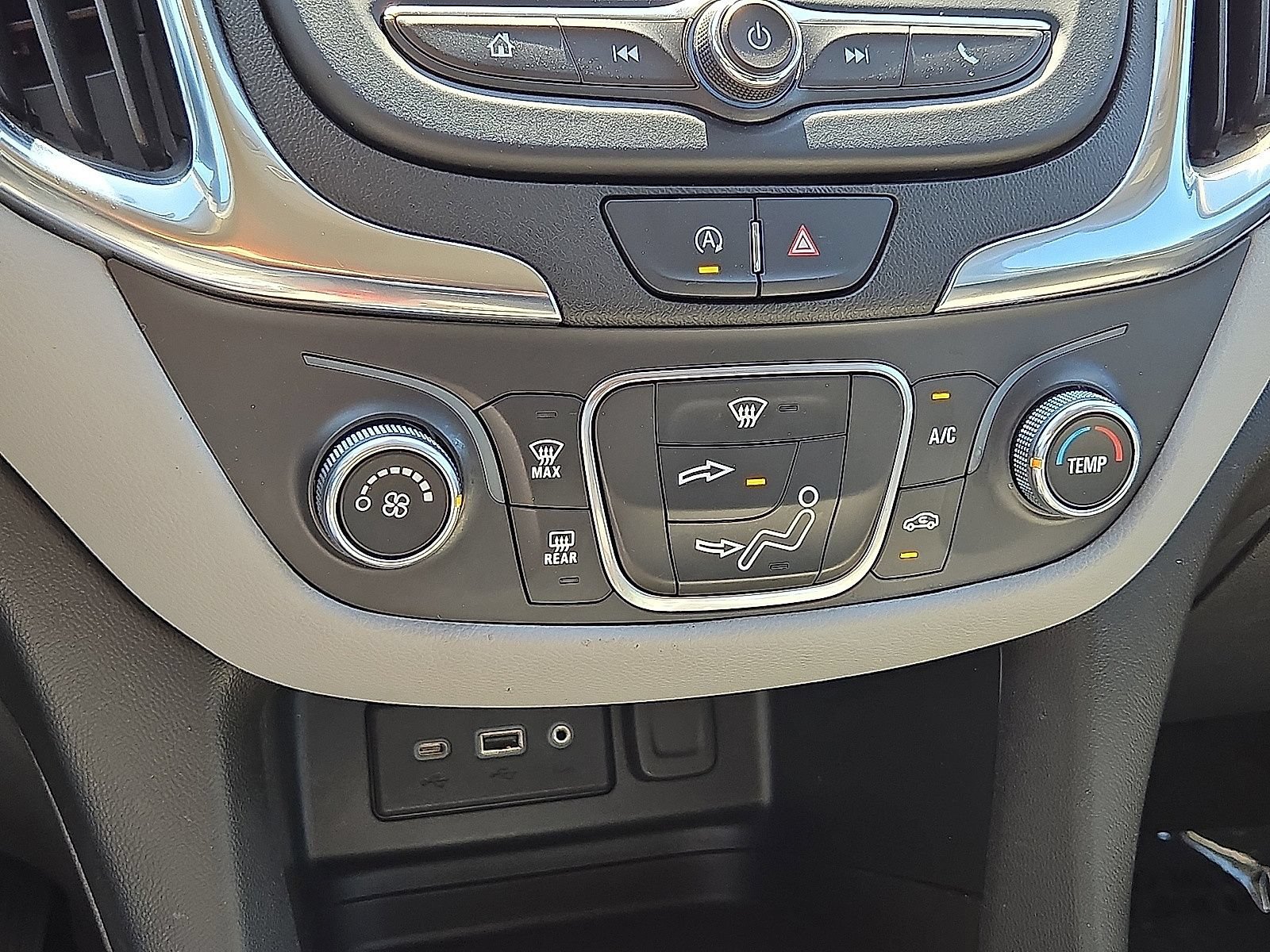 Used 2022 Chevrolet Equinox LT FWD image 29
