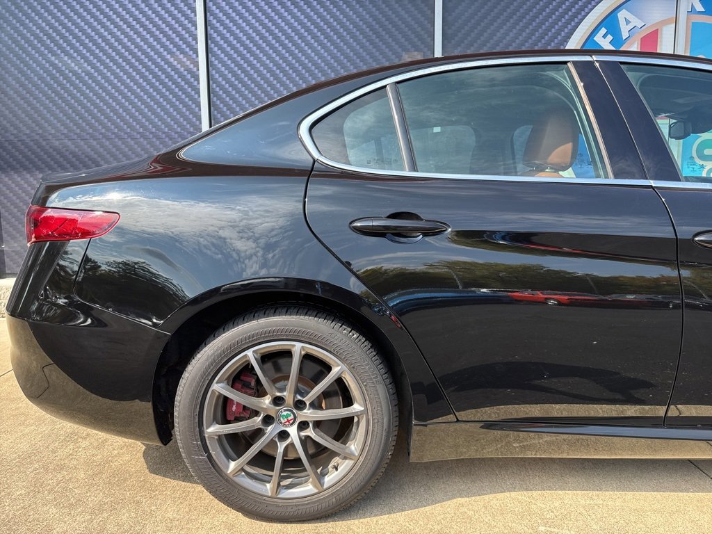 Used 2018 Alfa Romeo Giulia AWD image 5