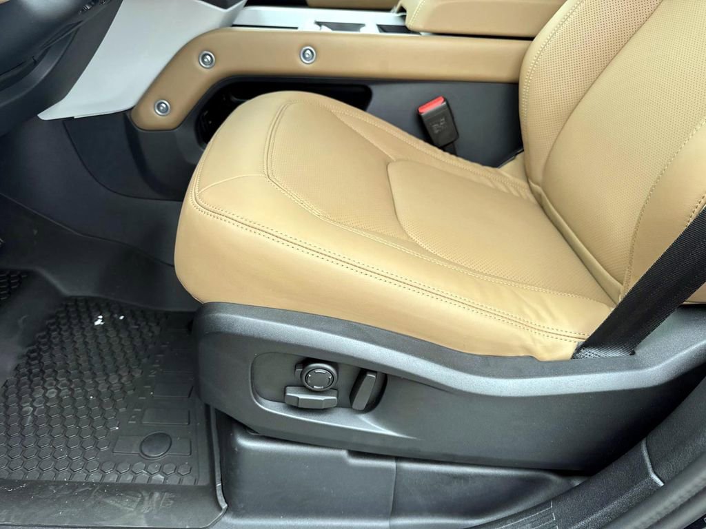 New 2026 Land Rover Defender 110 S AWD/4WD image 18