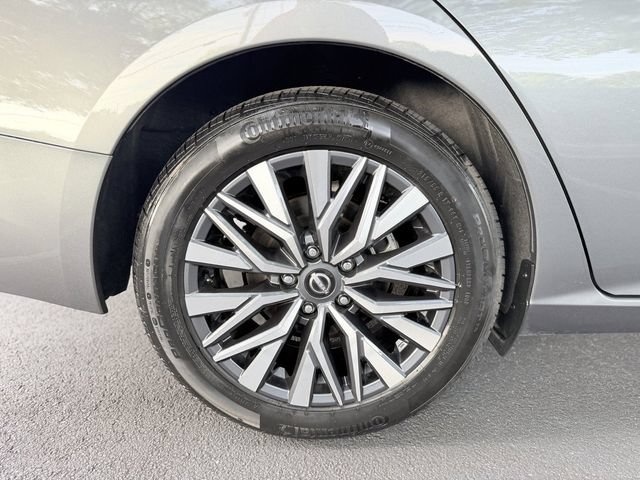 Used 2025 Nissan Altima 2.5 SV FWD image 37