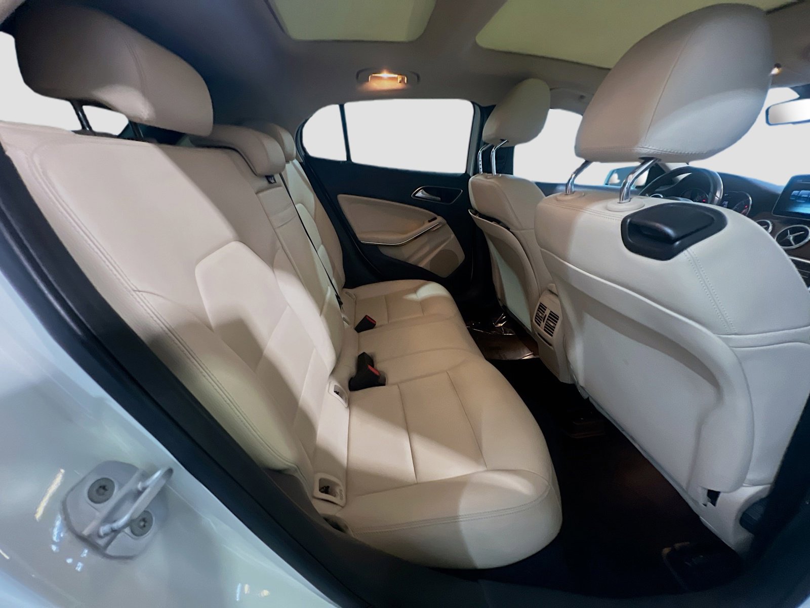 Used 2016 Mercedes-Benz GLA 250 4MATIC image 22